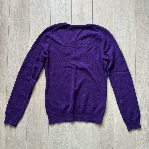 Uniqlo 100% Cashmere V-Neck Sweater in Purple Heather Women’s Size XS - Picture 9 of 9